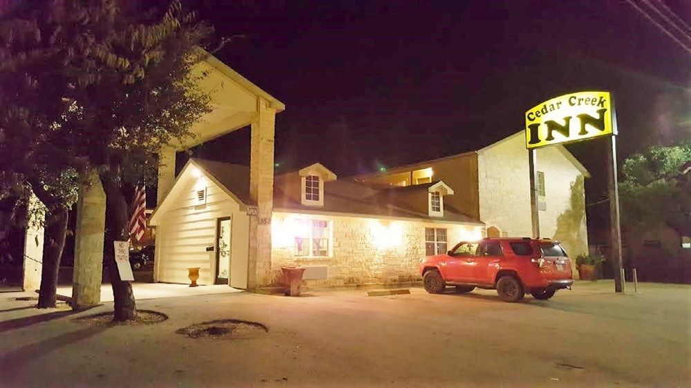 Cedar Creek Inn Bertram Exteriör bild